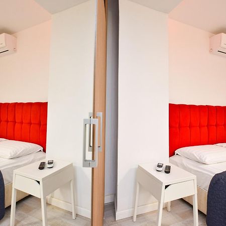 Dracula Adventure Tours Accommodation Bucureşti Exterior foto