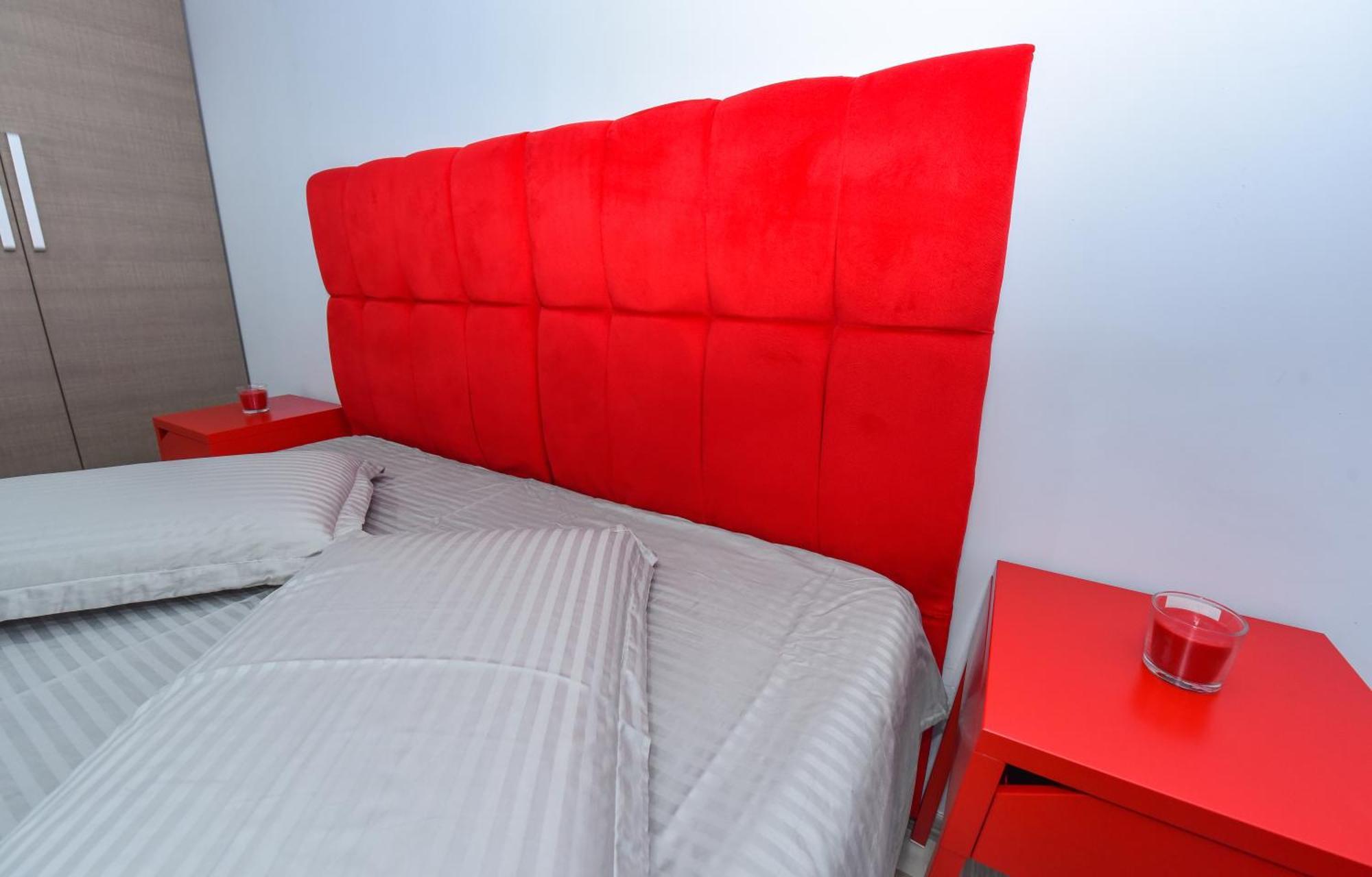 Dracula Adventure Tours Accommodation Bucureşti Exterior foto