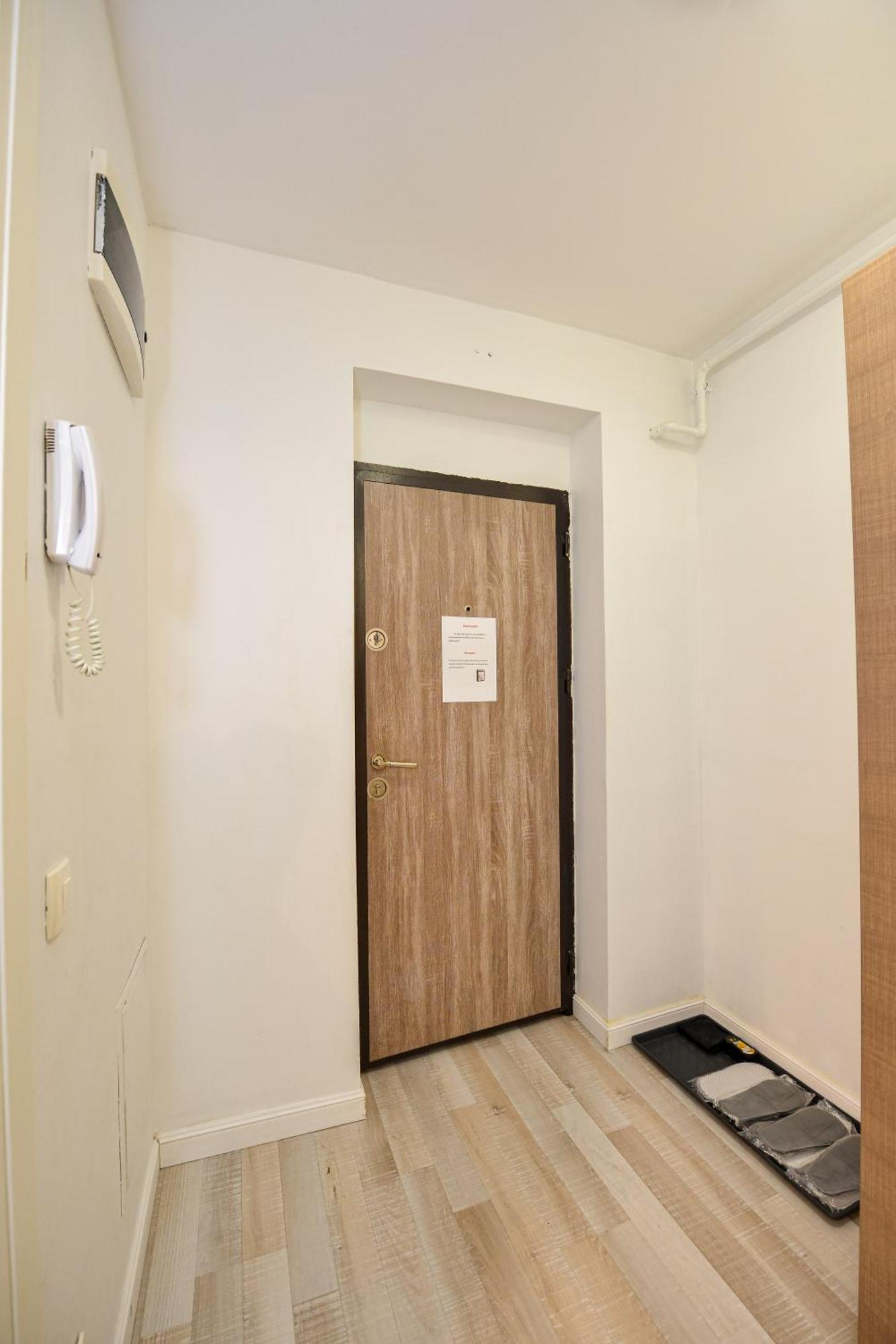 Dracula Adventure Tours Accommodation Bucureşti Exterior foto