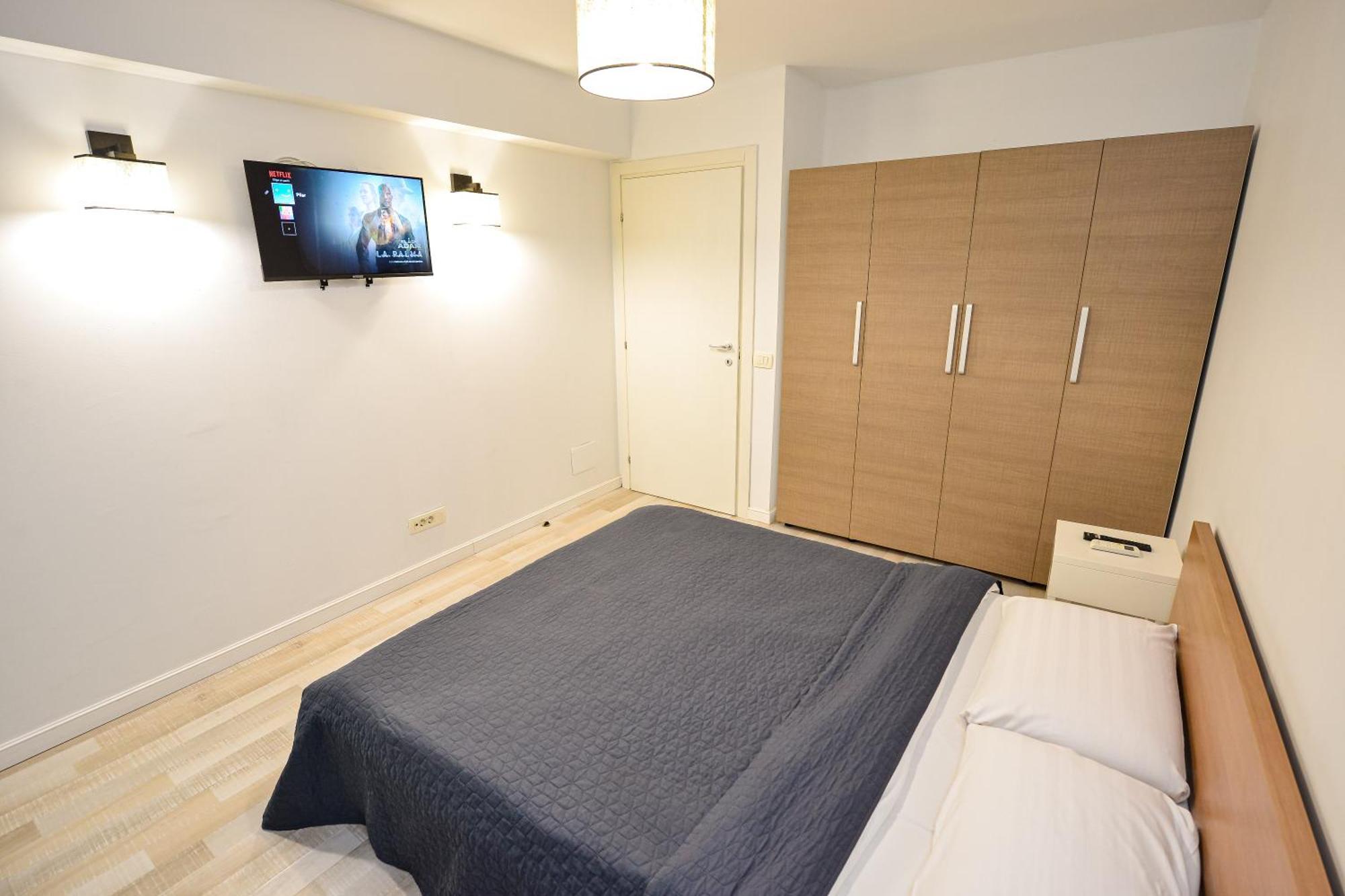 Dracula Adventure Tours Accommodation Bucureşti Exterior foto