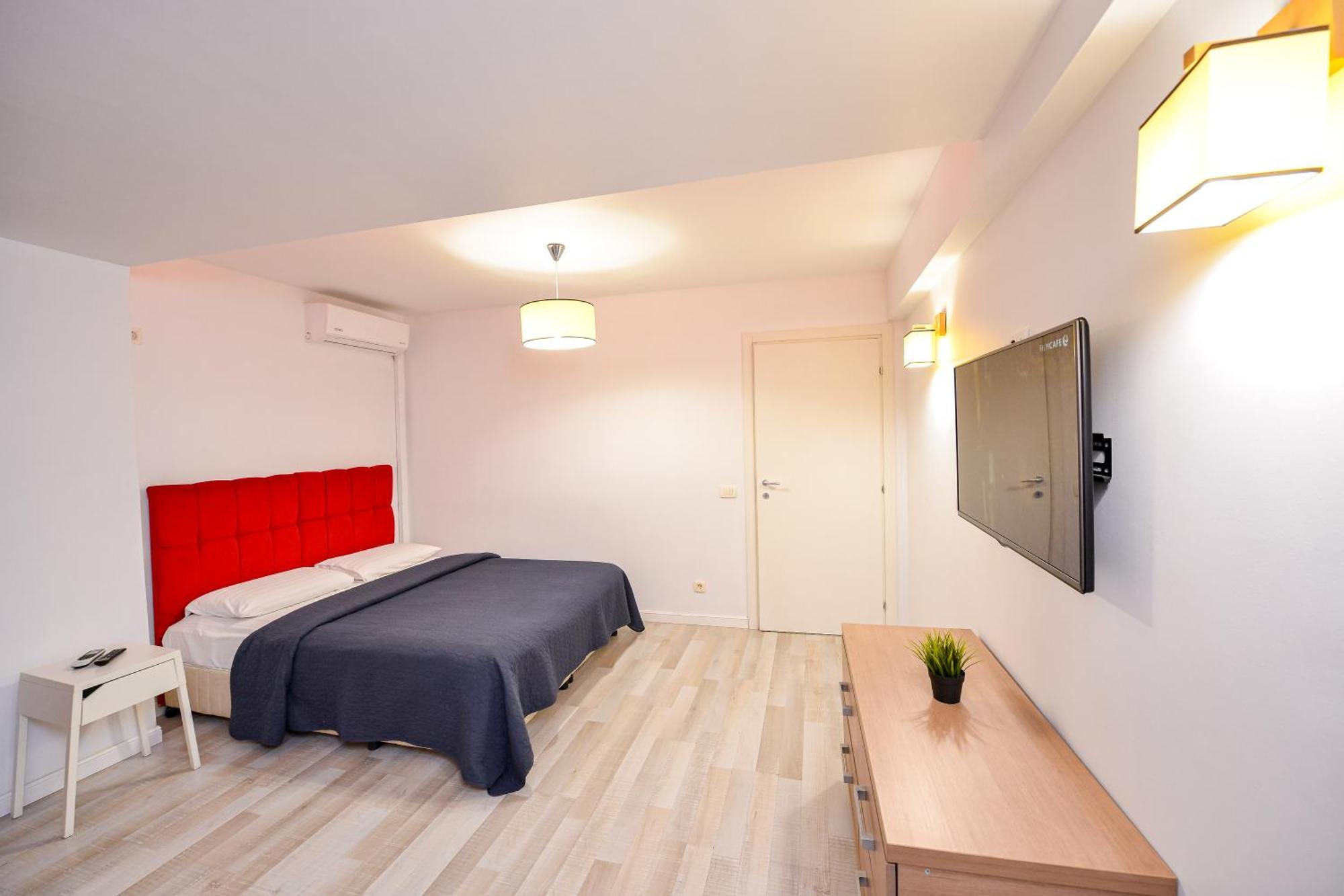 Dracula Adventure Tours Accommodation Bucureşti Exterior foto