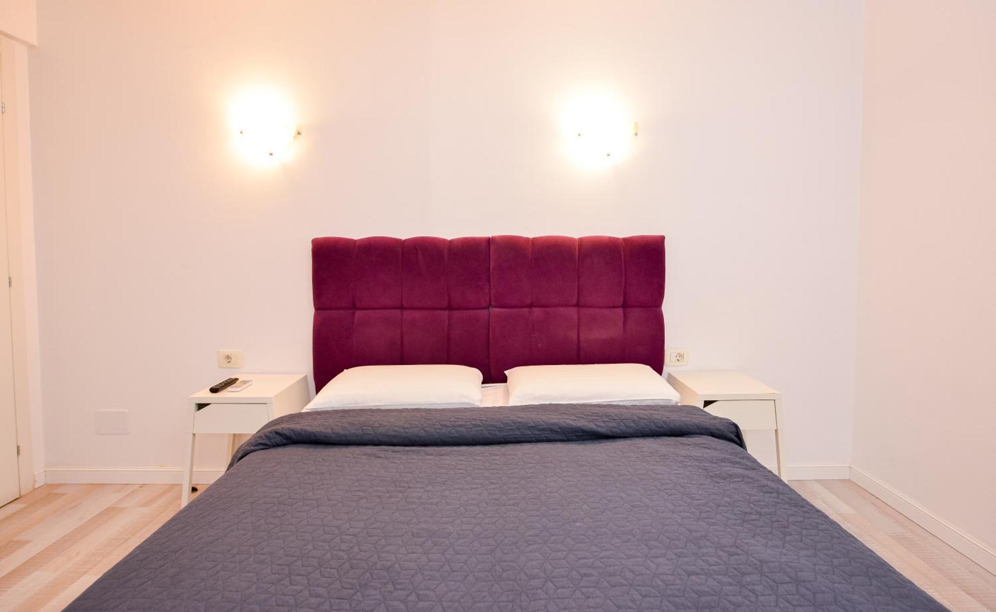 Dracula Adventure Tours Accommodation Bucureşti Exterior foto