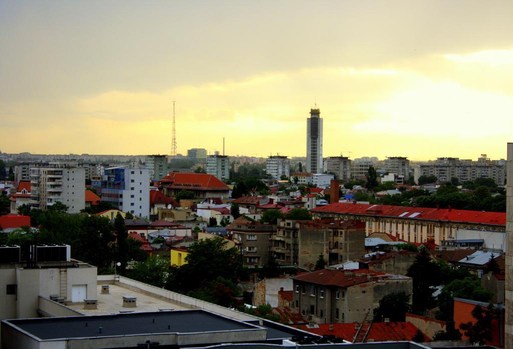 Dracula Adventure Tours Accommodation Bucureşti Exterior foto